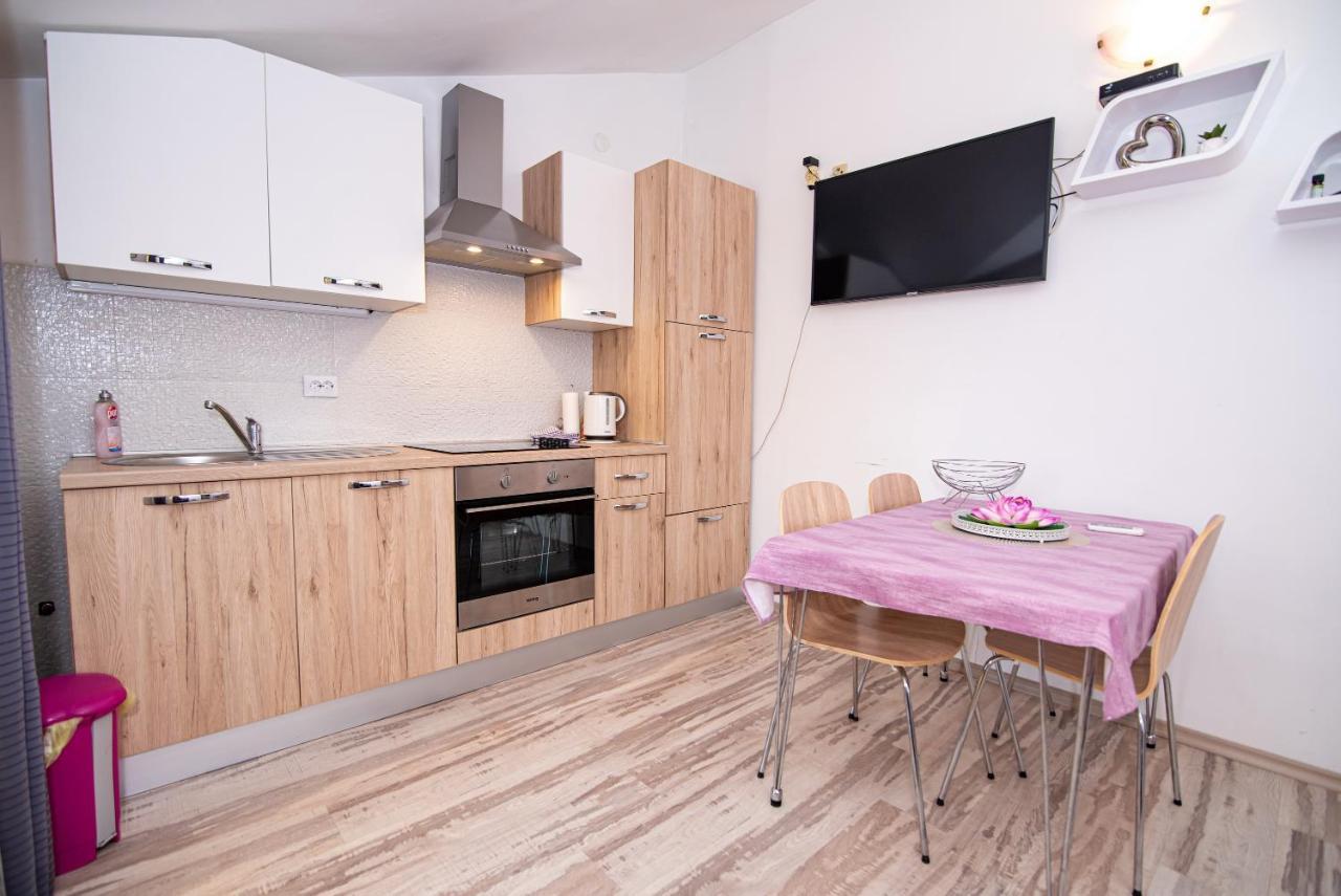 Apartment Josipa Гребащиця Екстер'єр фото