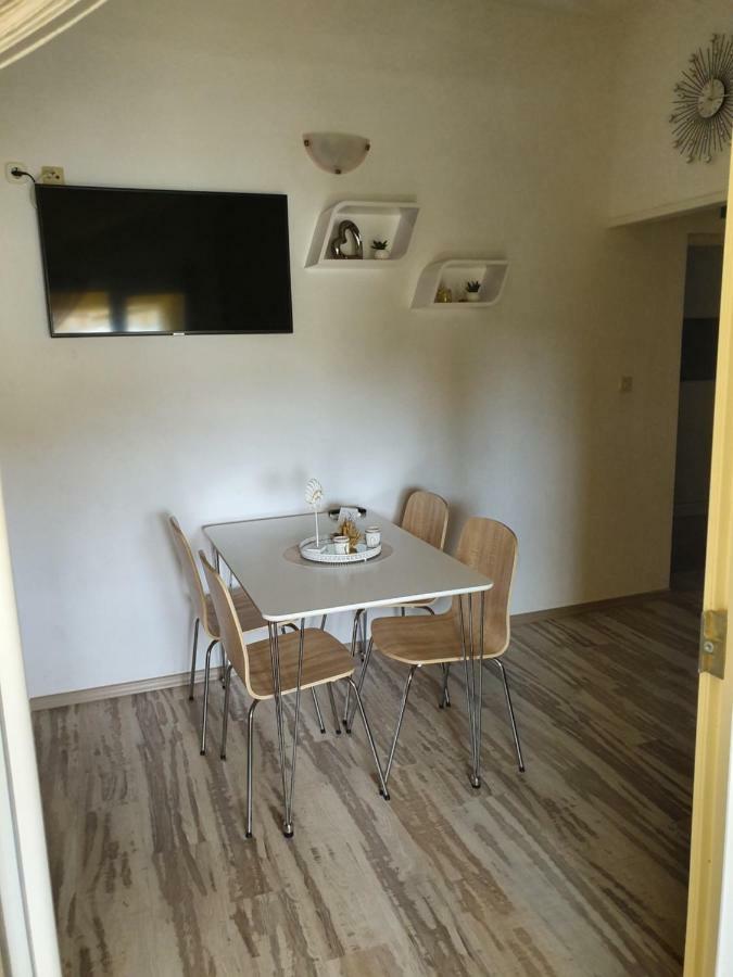 Apartment Josipa Гребащиця Екстер'єр фото